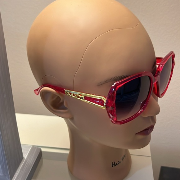 Red Faceted Sunglasses With Case - Picture 3 of 4